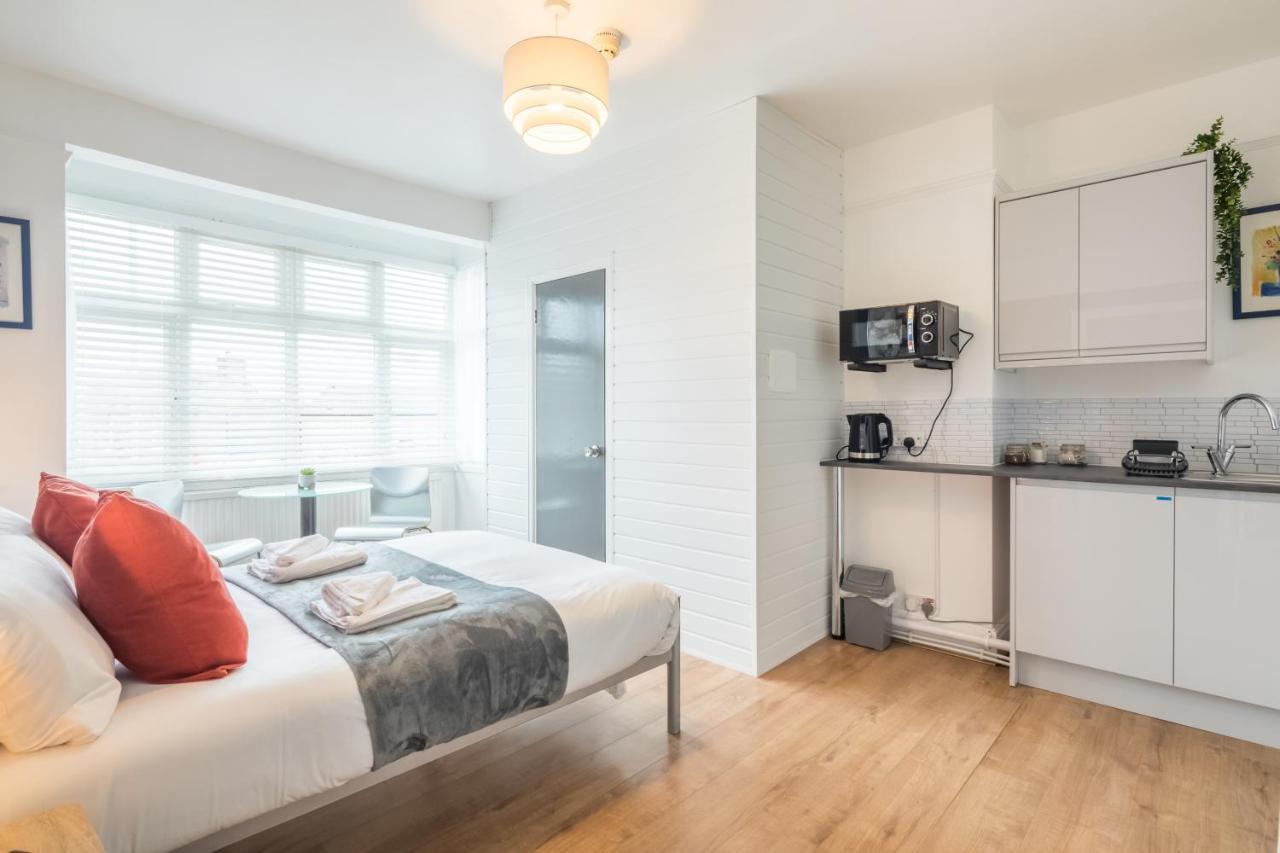 Private Room 4 With Kitchenette By Cb Stays No Minimum Stays CBG Dış mekan fotoğraf