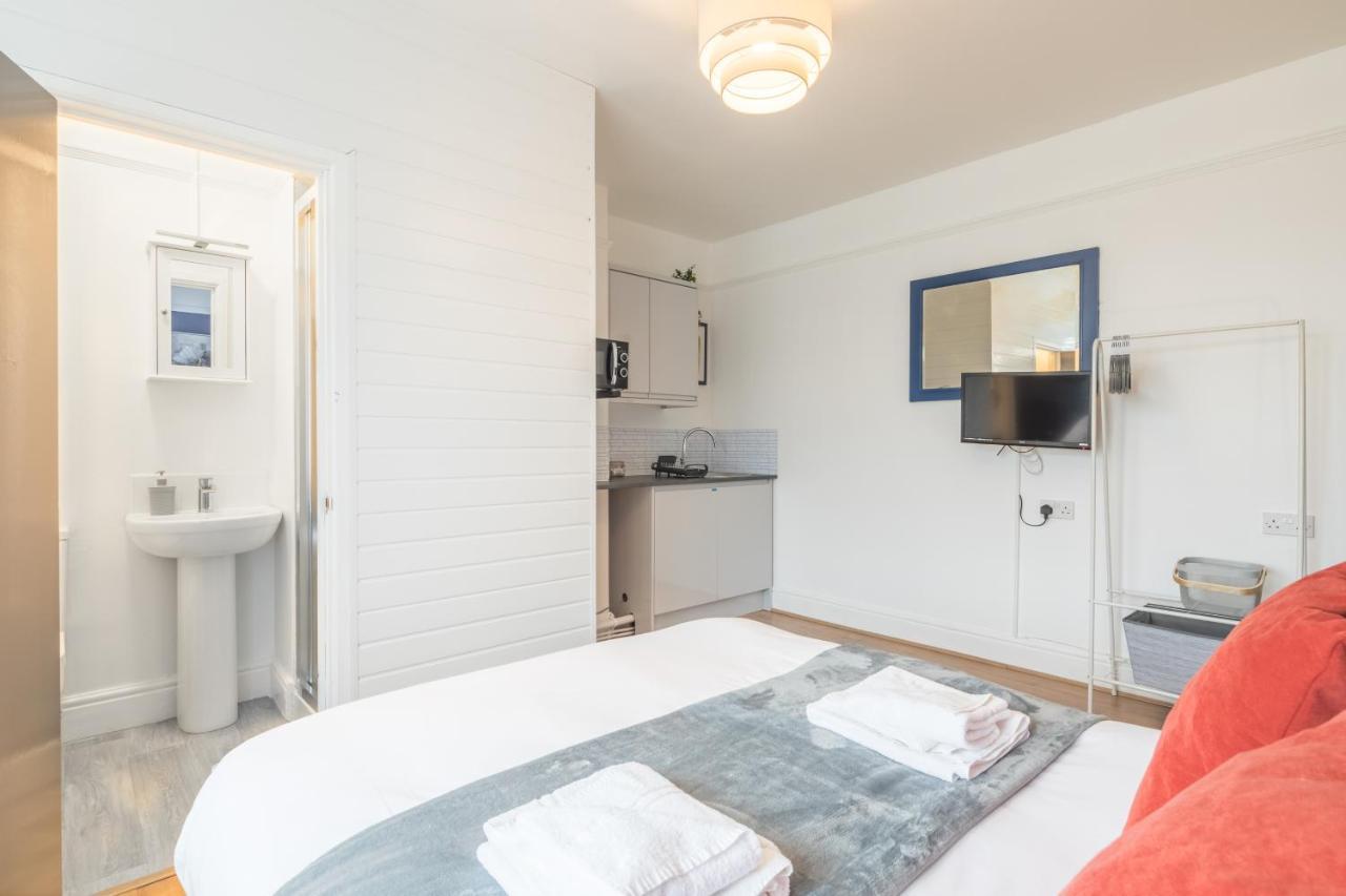 Private Room 4 With Kitchenette By Cb Stays No Minimum Stays CBG Dış mekan fotoğraf
